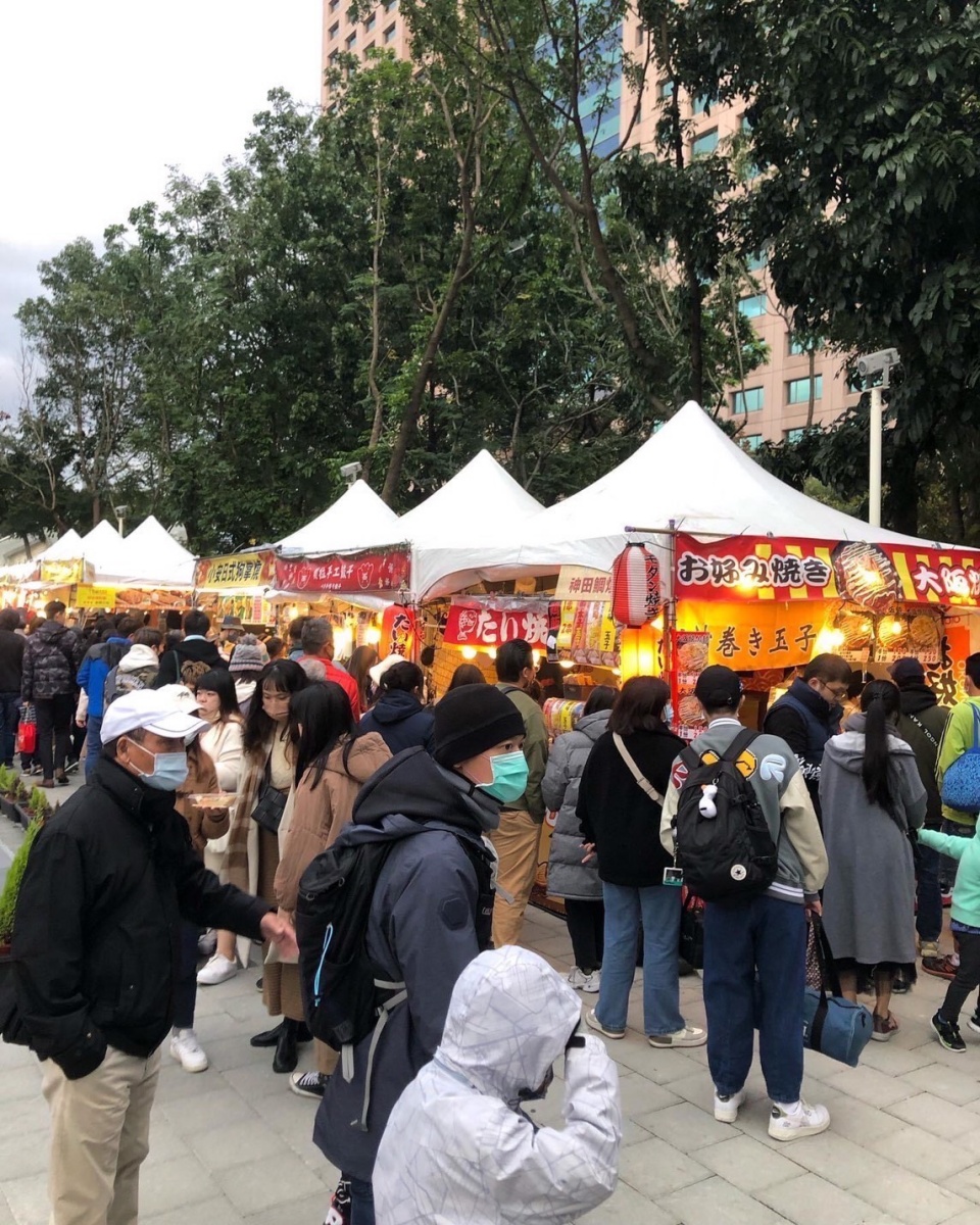 「德國耶誕市集」新北耶誕城登場！逾40個攤位可逛，板橋車站周邊天天有市集