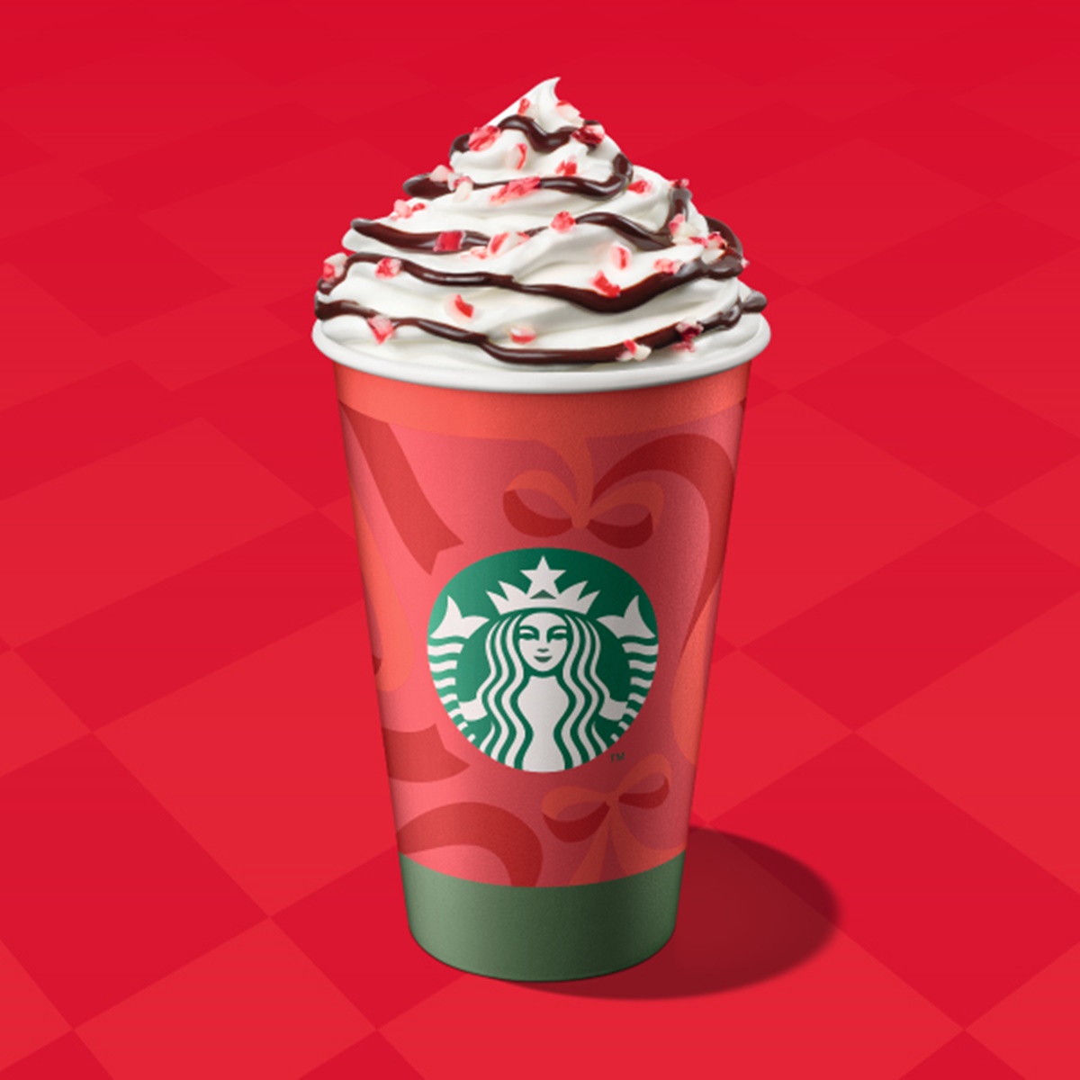 「星巴克買一送一」到聖誕！12月咖啡買一送一，薄荷摩卡、４吋草莓蛋糕回歸
