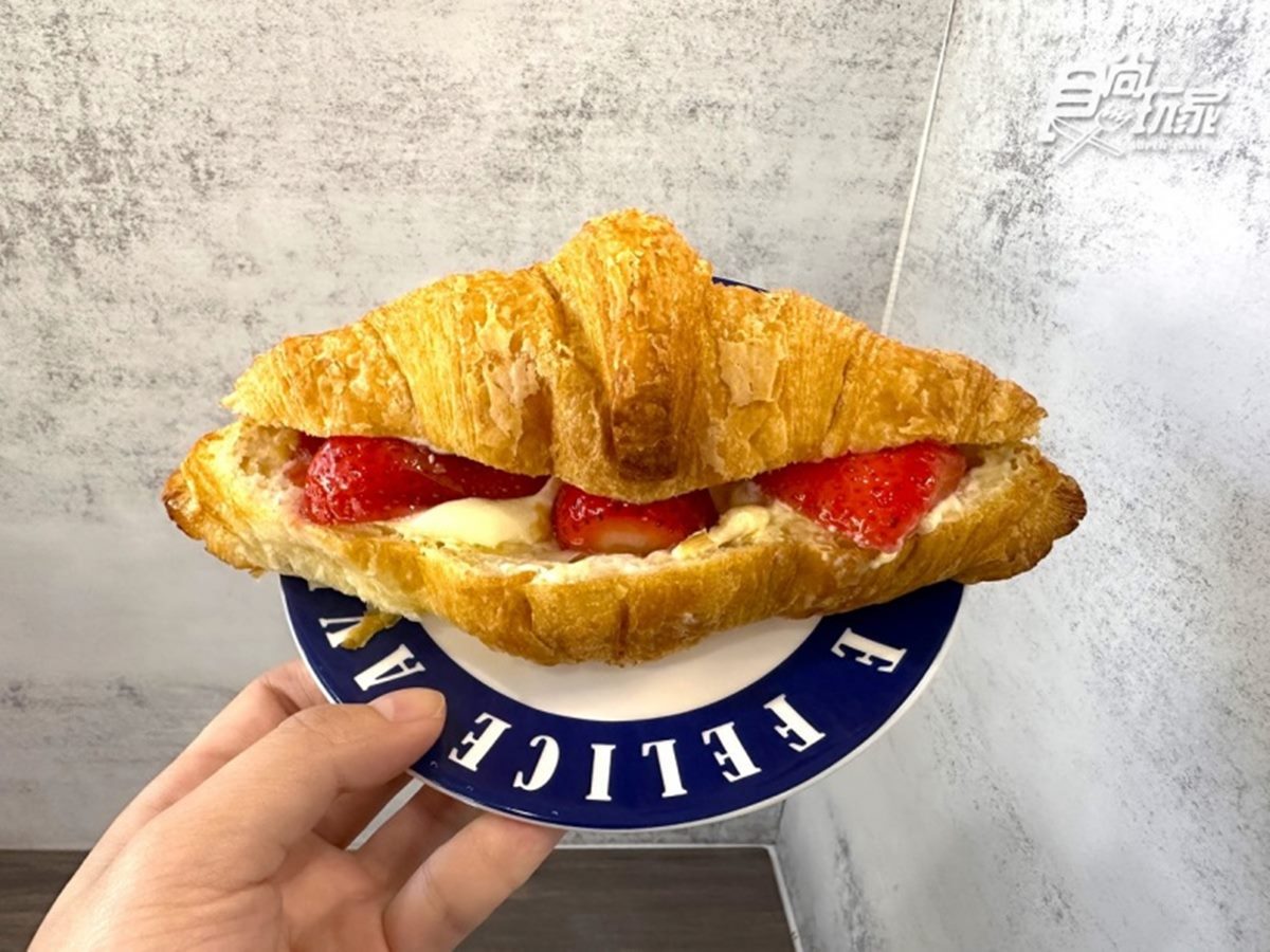 好市多草莓季4大必買!首推「這新品」鋪滿新鮮草莓,網友:甜度剛好被秒殺 好市多草莓季4大必買!首推「這新品」鋪滿新鮮草莓,網友:甜度剛好被秒殺