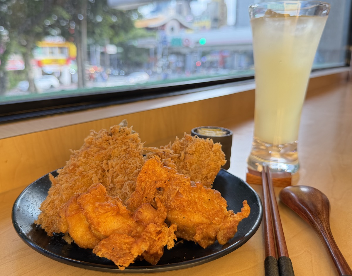 「吉豚屋定食買一送一」手刀搶！149元爽嗑唐揚雞、海陸拼盤，加碼送炸海老