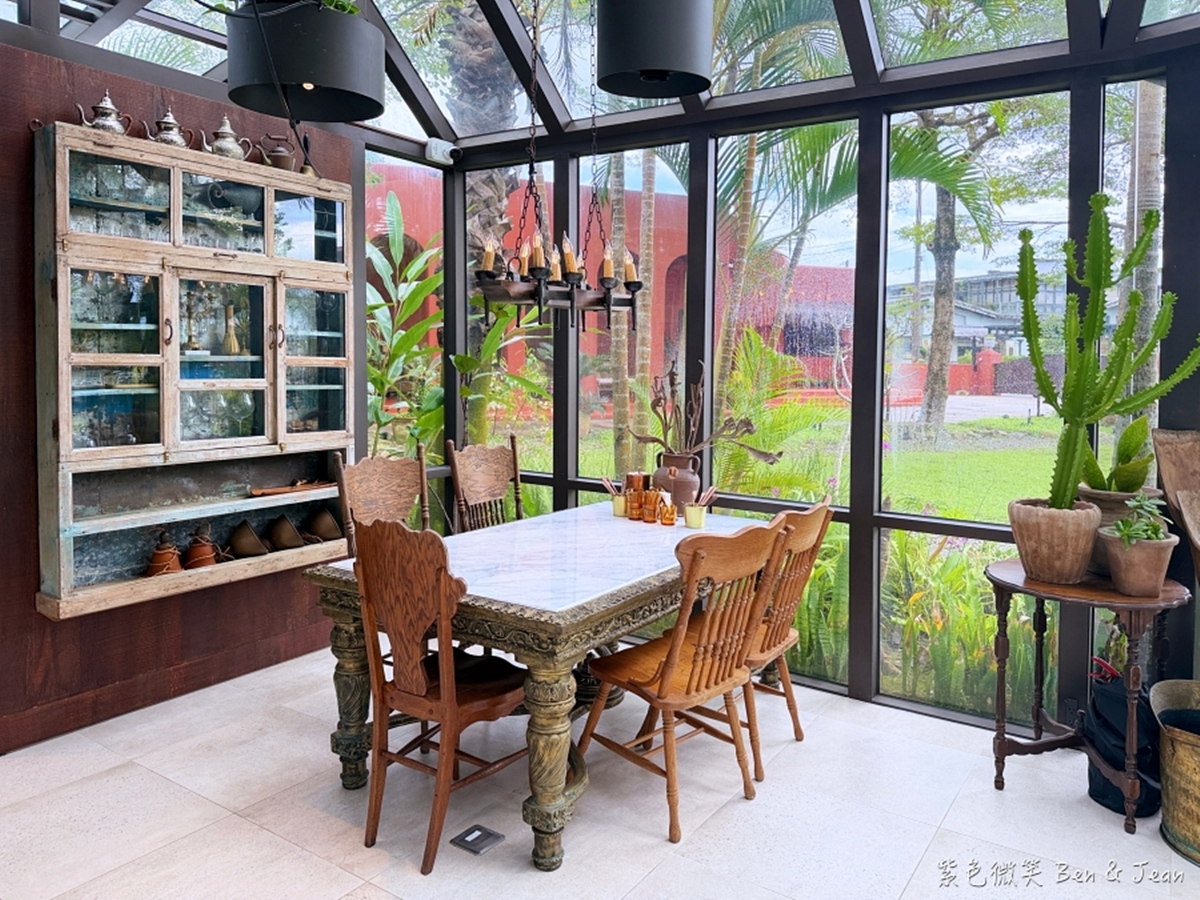 宜蘭最新「紅岩玻璃屋」早午餐！850坪園區摩洛哥風超好拍，澎派早餐盤秒飛地中海