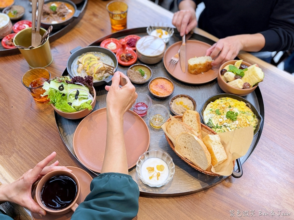 宜蘭最新「紅岩玻璃屋」早午餐！850坪園區摩洛哥風超好拍，澎派早餐盤秒飛地中海