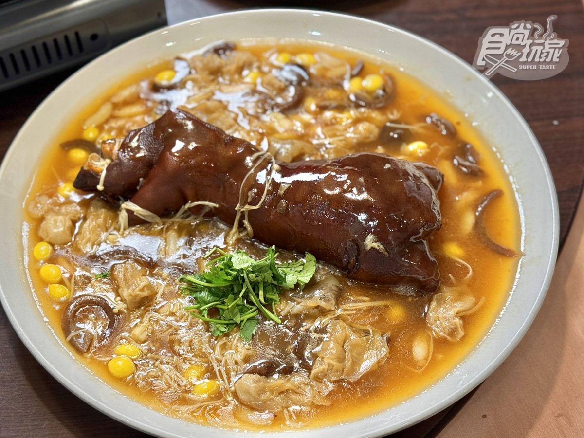 現省260元!40年總舖師私房菜「爆量牛肉爐」獨家首賣,軟嫩牛肉、牛筋超入味 現省260元!40年總舖師私房菜「爆量牛肉爐」獨家首賣,軟嫩牛肉、牛筋超入味