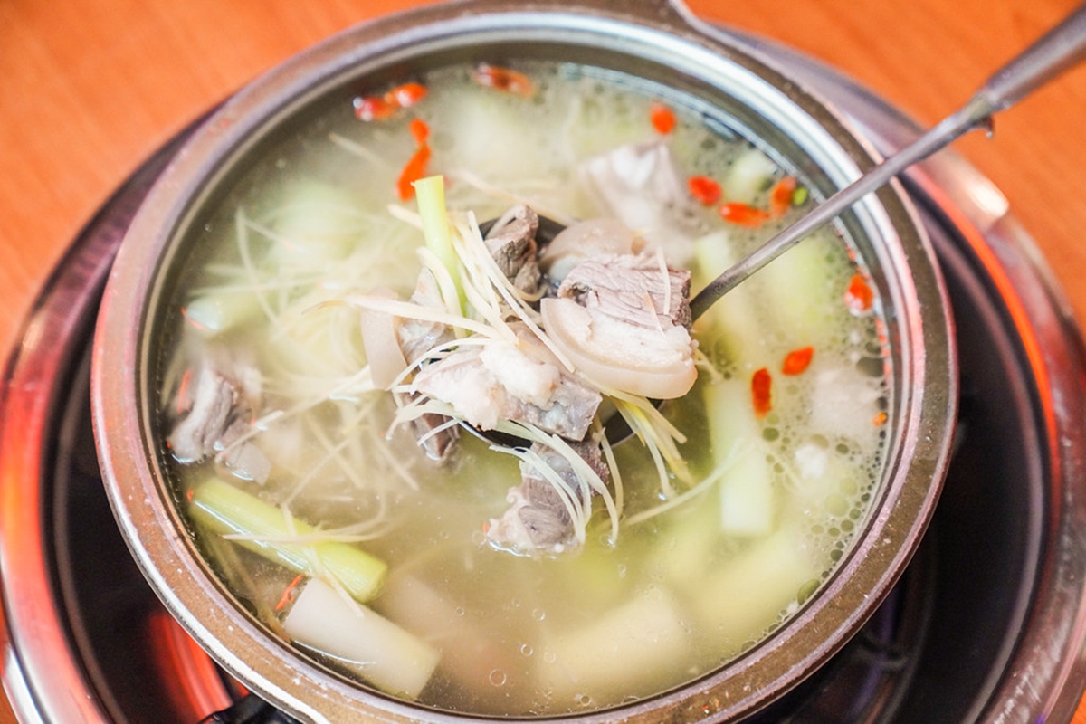 台北羊肉爐哪間強?網推這家平日宵夜場也炸滿,冬季限定「菜心羊」排1小時也要吃 台北羊肉爐哪間強?網推這家平日宵夜場也炸滿,冬季限定「菜心羊」排1小時也要吃