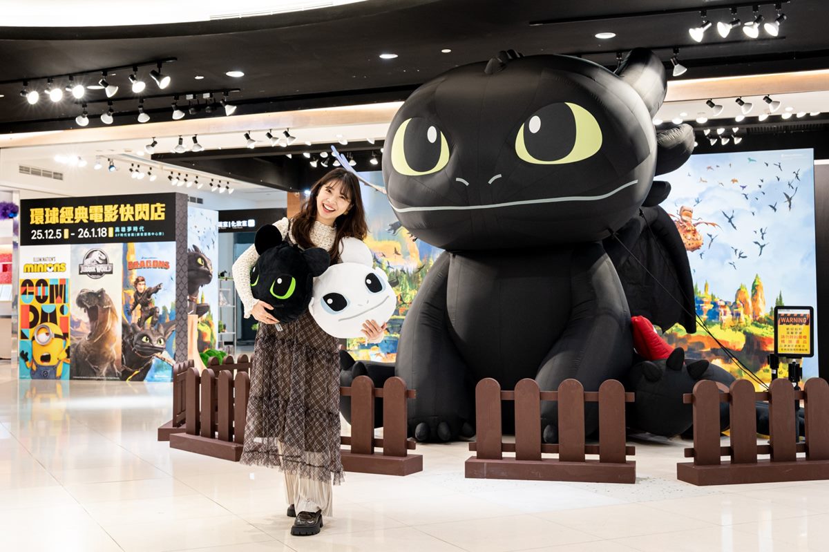 免飛日本衝「環球快閃店」!免費打卡3公尺超Q沒牙,小小兵、侏羅紀公園周邊 免飛日本衝「環球快閃店」!免費打卡3公尺超Q沒牙,小小兵、侏羅紀公園周邊