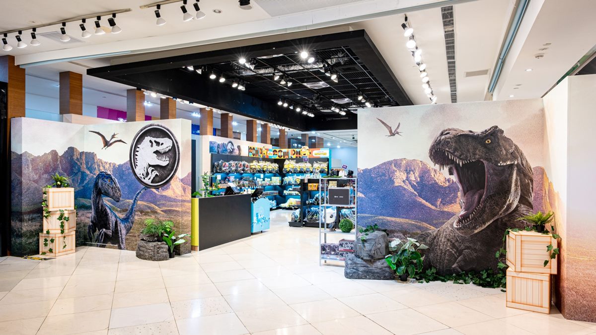 免飛日本衝「環球快閃店」!免費打卡3公尺超Q沒牙,小小兵、侏羅紀公園周邊 免飛日本衝「環球快閃店」!免費打卡3公尺超Q沒牙,小小兵、侏羅紀公園周邊