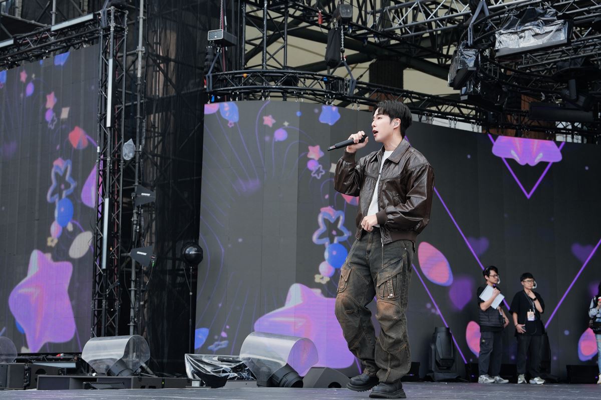 「巨星耶誕演唱會」彩排直擊!吳思賢、J.Sheon火力全開,卡司表演、舞台設計搶先看 「巨星耶誕演唱會」彩排直擊!吳思賢、J.Sheon火力全開,卡司表演、舞台設計搶先看