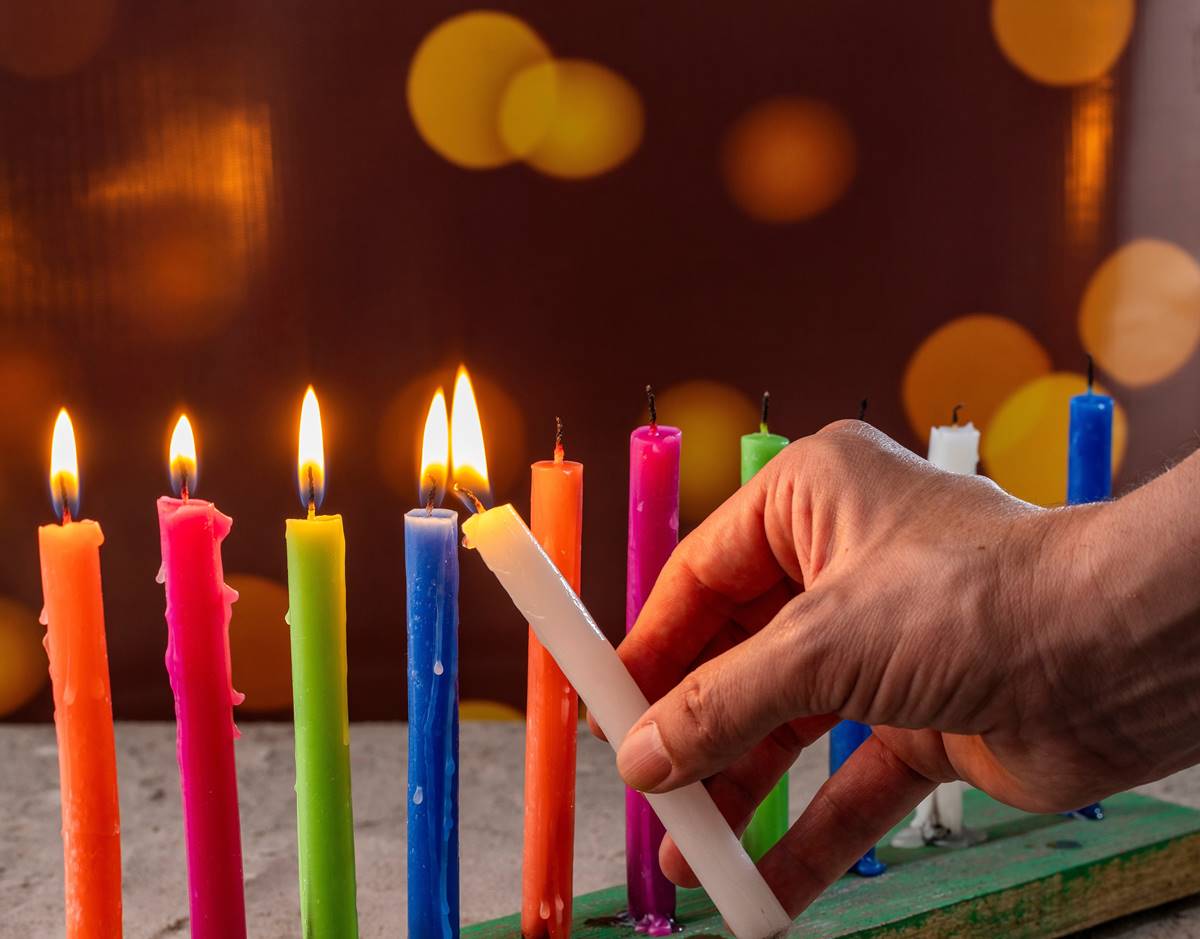 浴室磁磚縫一直發霉怎麼辦？達人教「１招防霉」簡單又快速：半年不用清