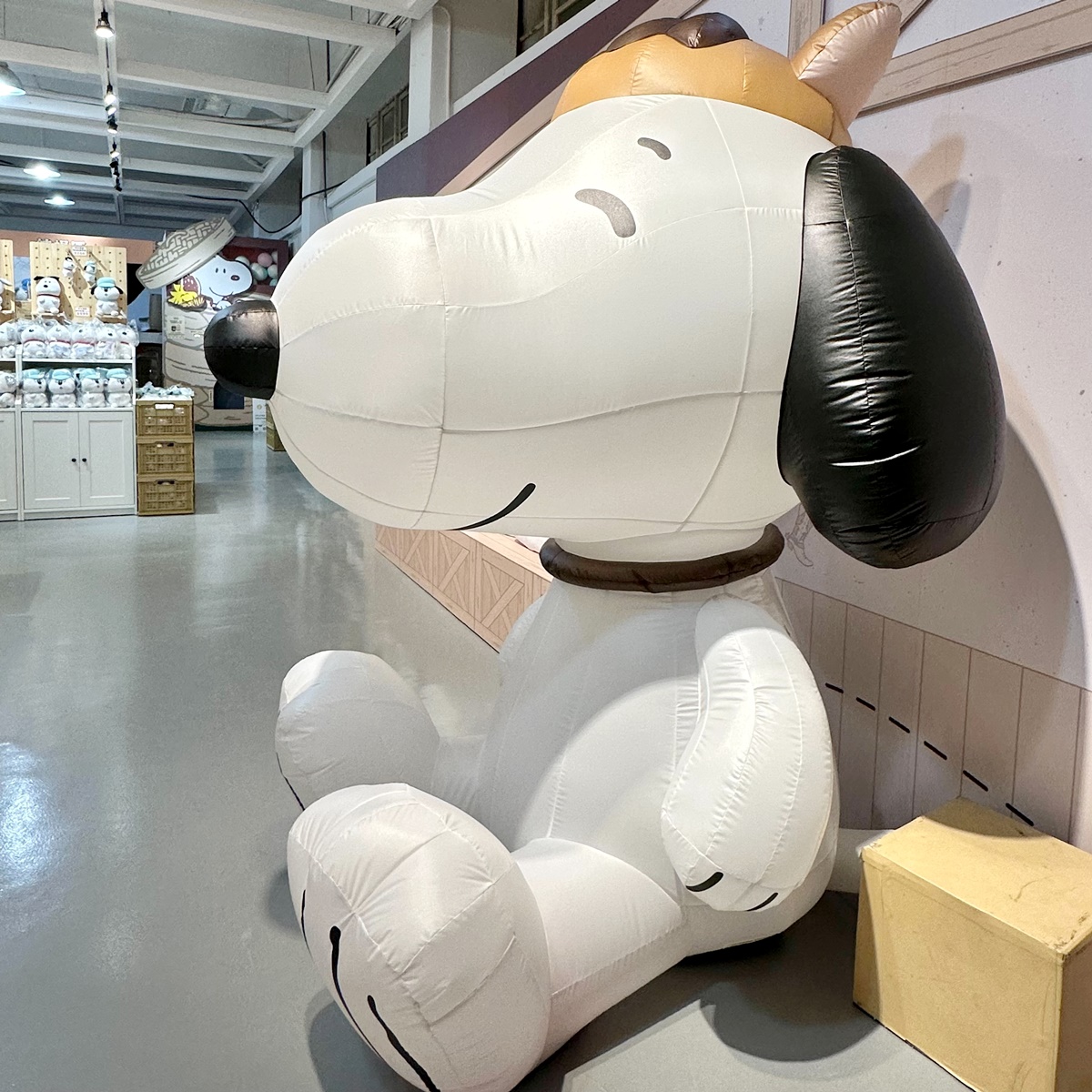 馬年史努比、歐拉夫菠蘿油!免費逛「史努比花生茶飲快閃店」,12款周邊推薦 馬年史努比、歐拉夫菠蘿油!免費逛「史努比花生茶飲快閃店」,12款周邊推薦