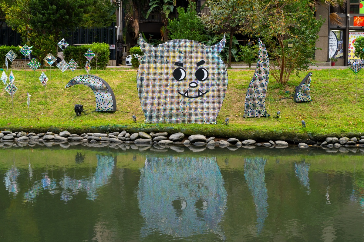 新竹最美「光影藝術節」回來了!免費逛到明年,打卡送星星手燈、假日有市集 新竹最美「光影藝術節」回來了!免費逛到明年,打卡送星星手燈、假日有市集