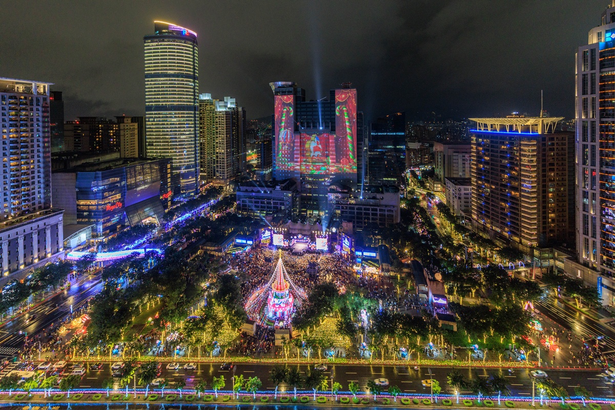 「巨星耶誕演唱會」火熱開唱!陳漢典、曾子余、朵拉主持,重磅卡司嗨爆全場 「巨星耶誕演唱會」火熱開唱!陳漢典、曾子余、朵拉主持,重磅卡司嗨爆全場