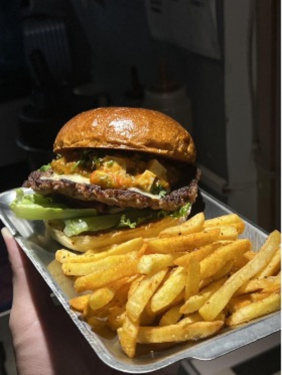 台北最好玩「東方聖誕市集」!快閃2天免費逛,60間餐車美食、文創品牌集合 台北最好玩「東方聖誕市集」!快閃2天免費逛,60間餐車美食、文創品牌集合