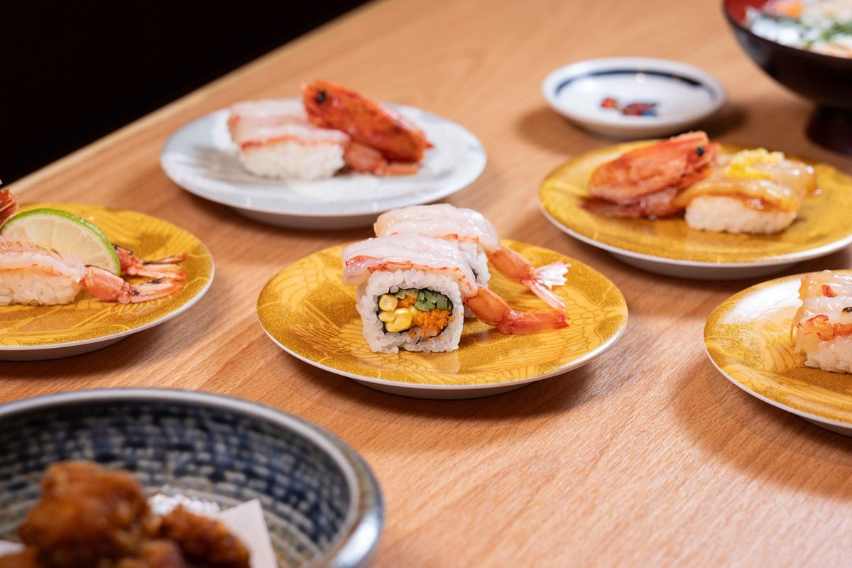 生鮭魚30元開吃！12月壽司優惠４家：免費吃388元聖誕壽司、第８份起半價