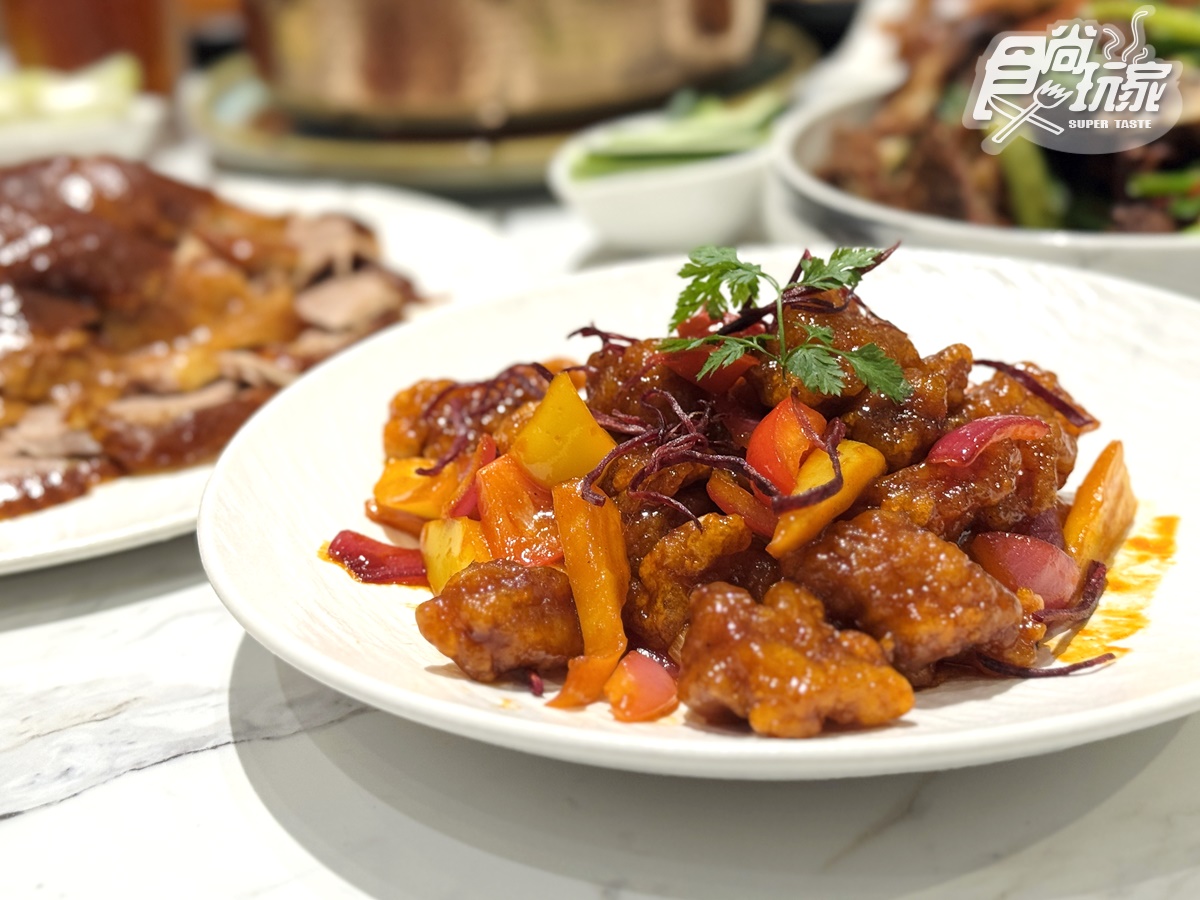 4.8星烤鴨「鴨覓」插旗信義！連３天狂送「整隻烤鴨」，爽嗑３公斤櫻桃鴨