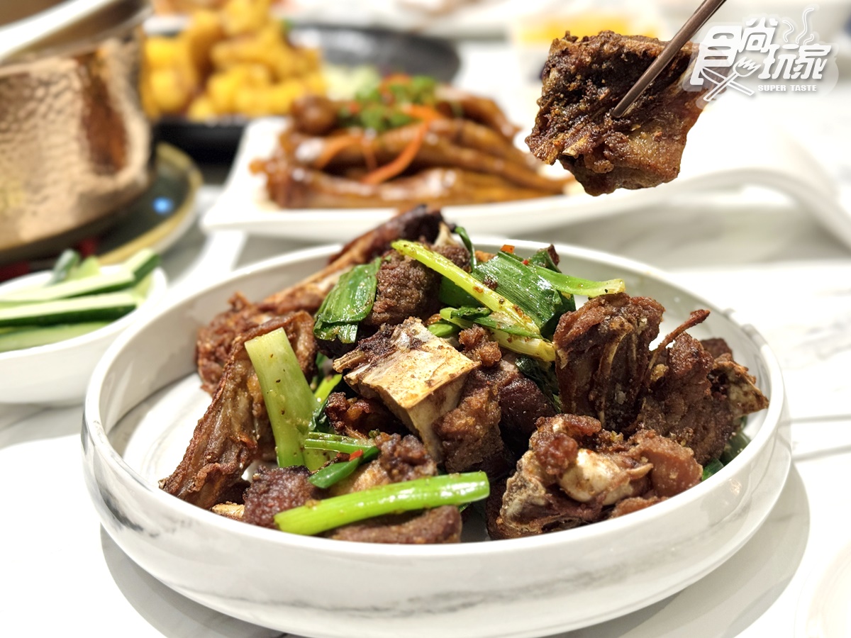 4.8星烤鴨「鴨覓」插旗信義！連３天狂送「整隻烤鴨」，爽嗑３公斤櫻桃鴨