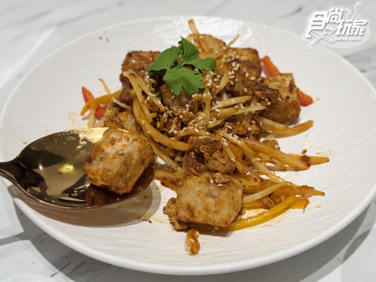 4.8星烤鴨「鴨覓」插旗信義！連３天狂送「整隻烤鴨」，爽嗑３公斤櫻桃鴨