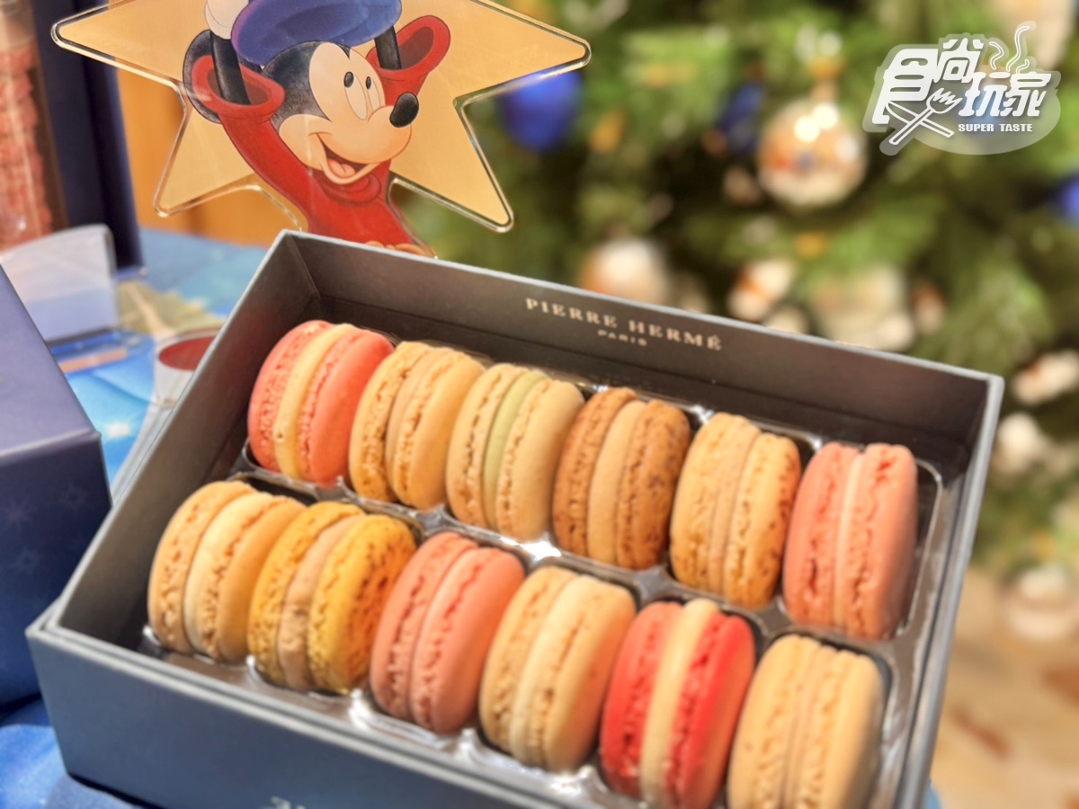 米奇粉快入手！迪士尼「聖誕馬卡龍禮盒」搭絲巾美翻，加碼住房送小甜點禮盒