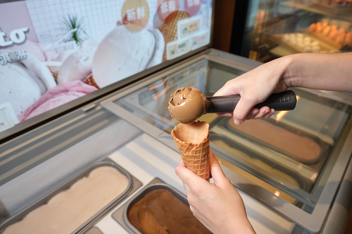 不只MOMO壽喜燒！全新「壽喜燒吃到飽」現切和牛、自助吧、生甜甜圈無限吃