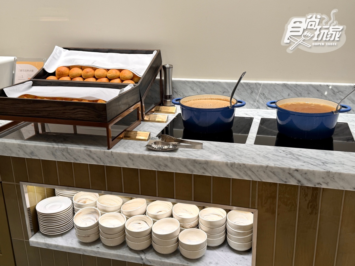 饗賓２間「高CP牛排」開幕升級！排餐＋自助吧吃到飽，熱食、披薩80道無限夾