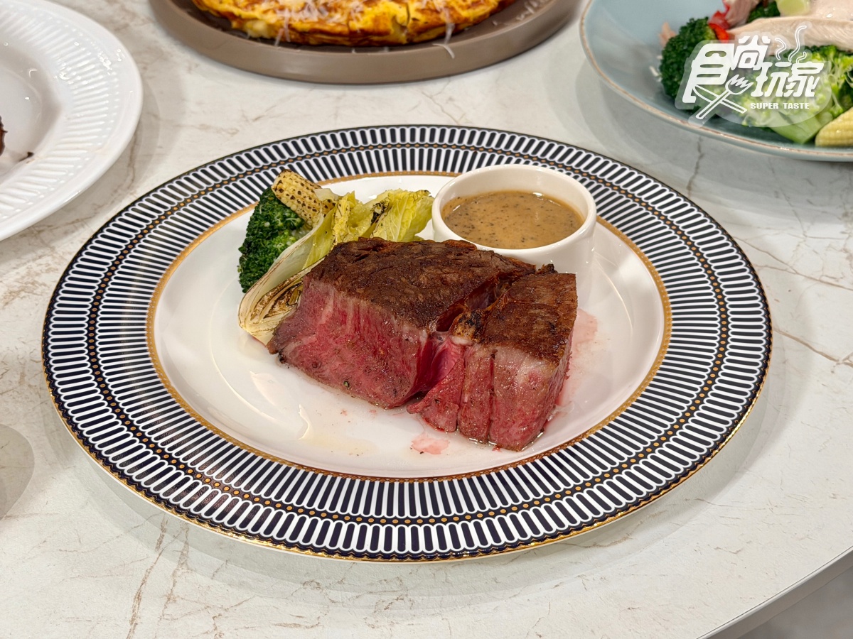 饗賓２間「高CP牛排」開幕升級！排餐＋自助吧吃到飽，熱食、披薩80道無限夾