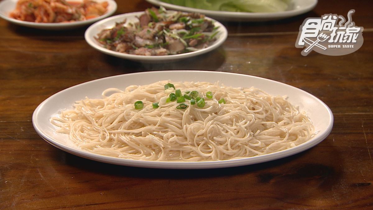 一開店就客滿！「台北最難訂羊肉爐」是這家，濃厚香醇「紅燒羊肉爐」超欠吃