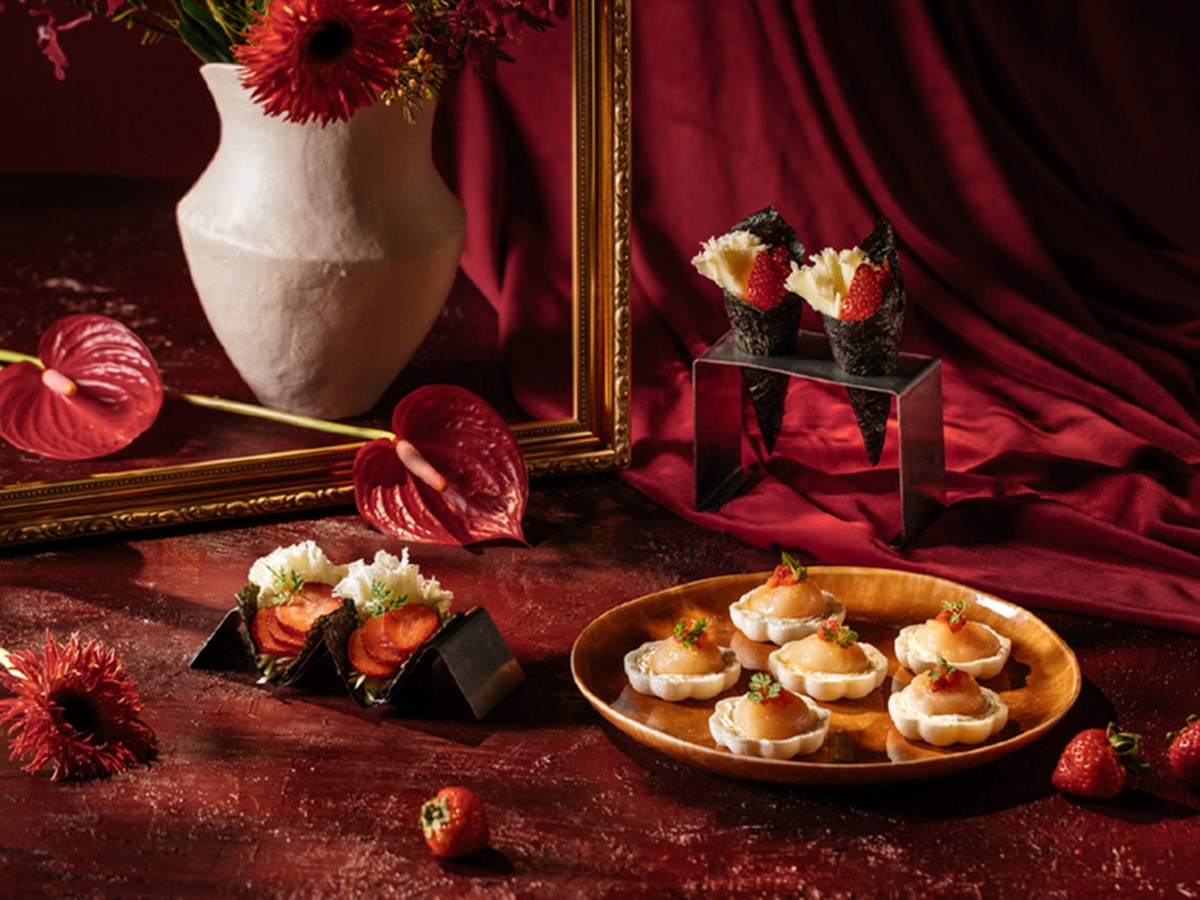 全台最強草莓吃到飽！22道草莓料理無限供應，爐烤豬排、海鮮、甜點通通有