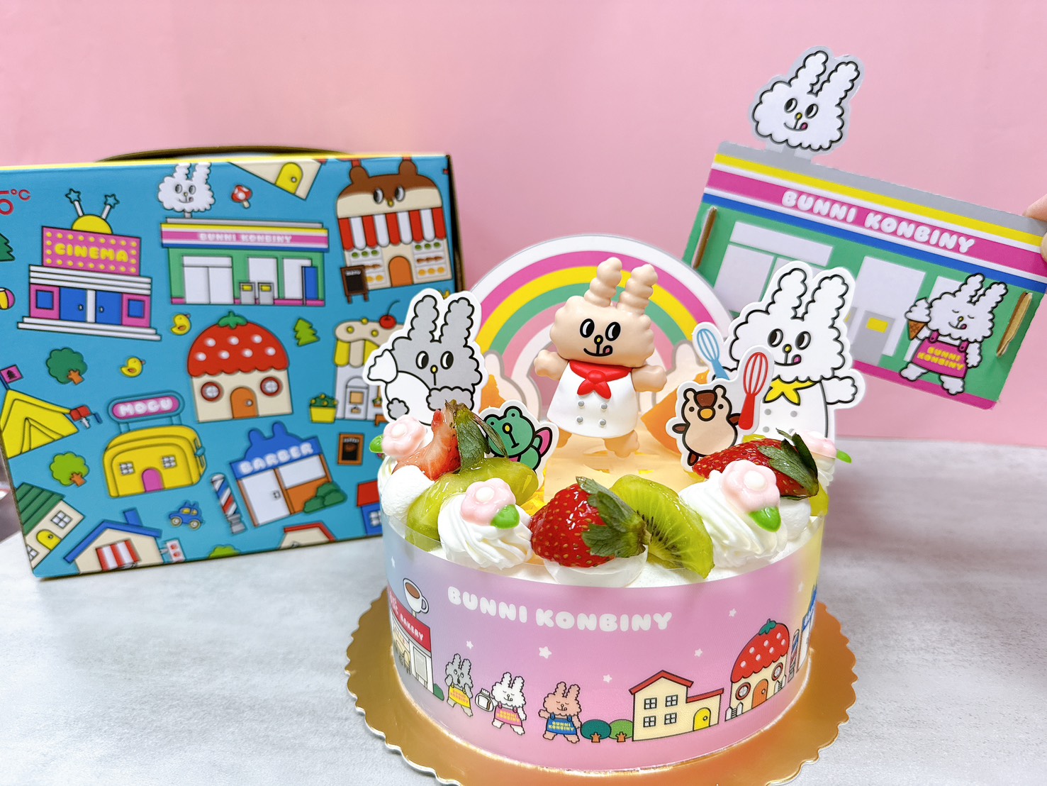 85度C聯名推BUNNI兔兔蛋糕、杯款！御私藏ｘ初韻「爆漿冰心舒芙蕾」買一送一