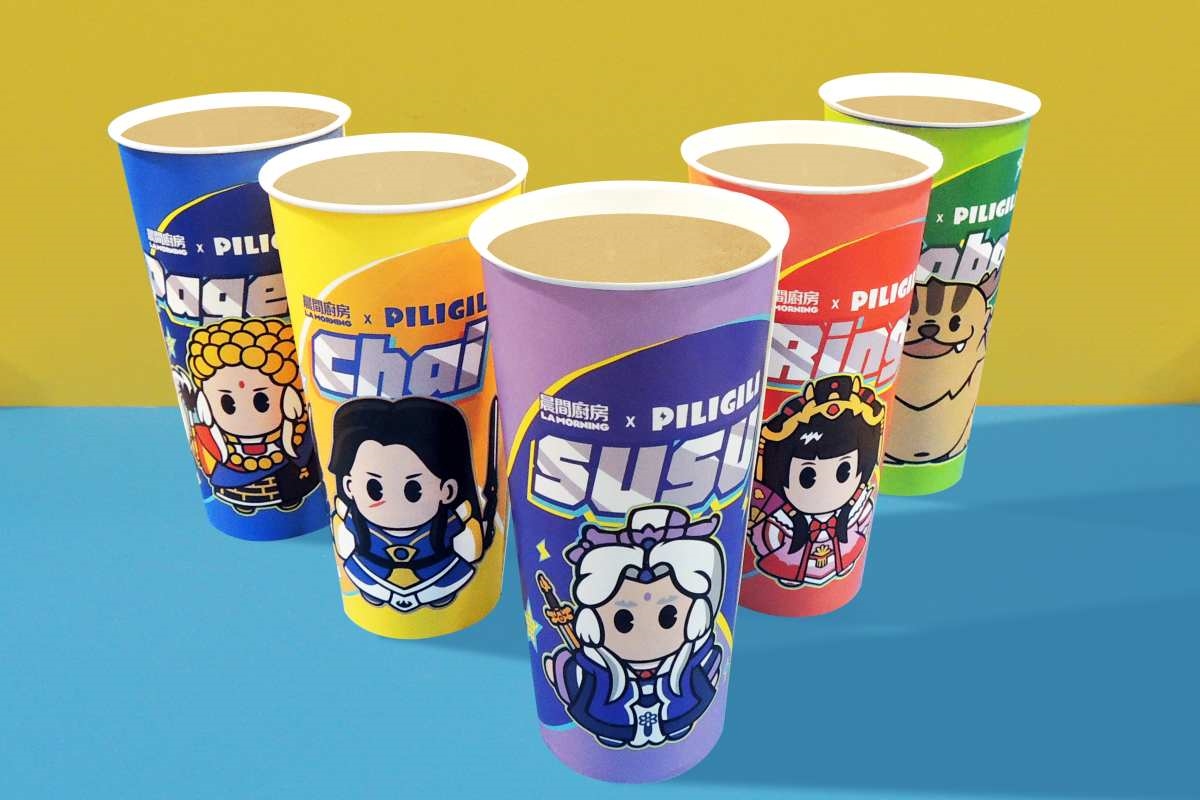 大杯古早奶茶買一送一!晨間廚房推4款「霹靂布袋戲漢堡」,加碼抽手偶娃娃 大杯古早奶茶買一送一!晨間廚房推4款「霹靂布袋戲漢堡」,加碼抽手偶娃娃