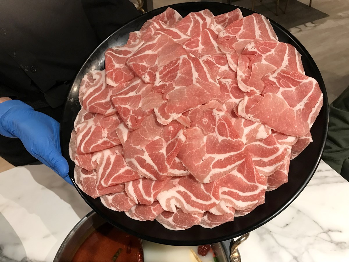 最低只要268元！石頭火鍋＋70款自助吧吃到飽，加碼送100顆「巨無霸蛤蜊」