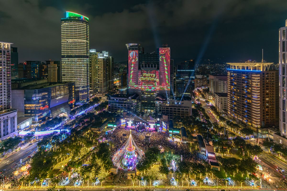 全台最受注目耶誕盛事之一！新北歡樂耶誕城精彩落幕，笑聲與馬戲燈海交織45天