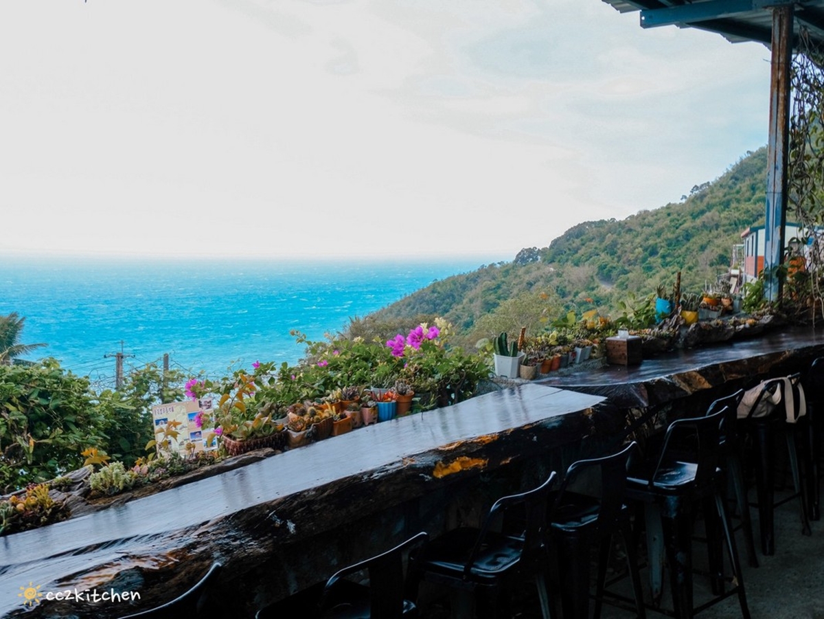 視野完勝多良車站!藏在半山腰的看海秘境,吹海風吃泡麵看太平洋 視野完勝多良車站!藏在半山腰的看海秘境,吹海風吃泡麵看太平洋