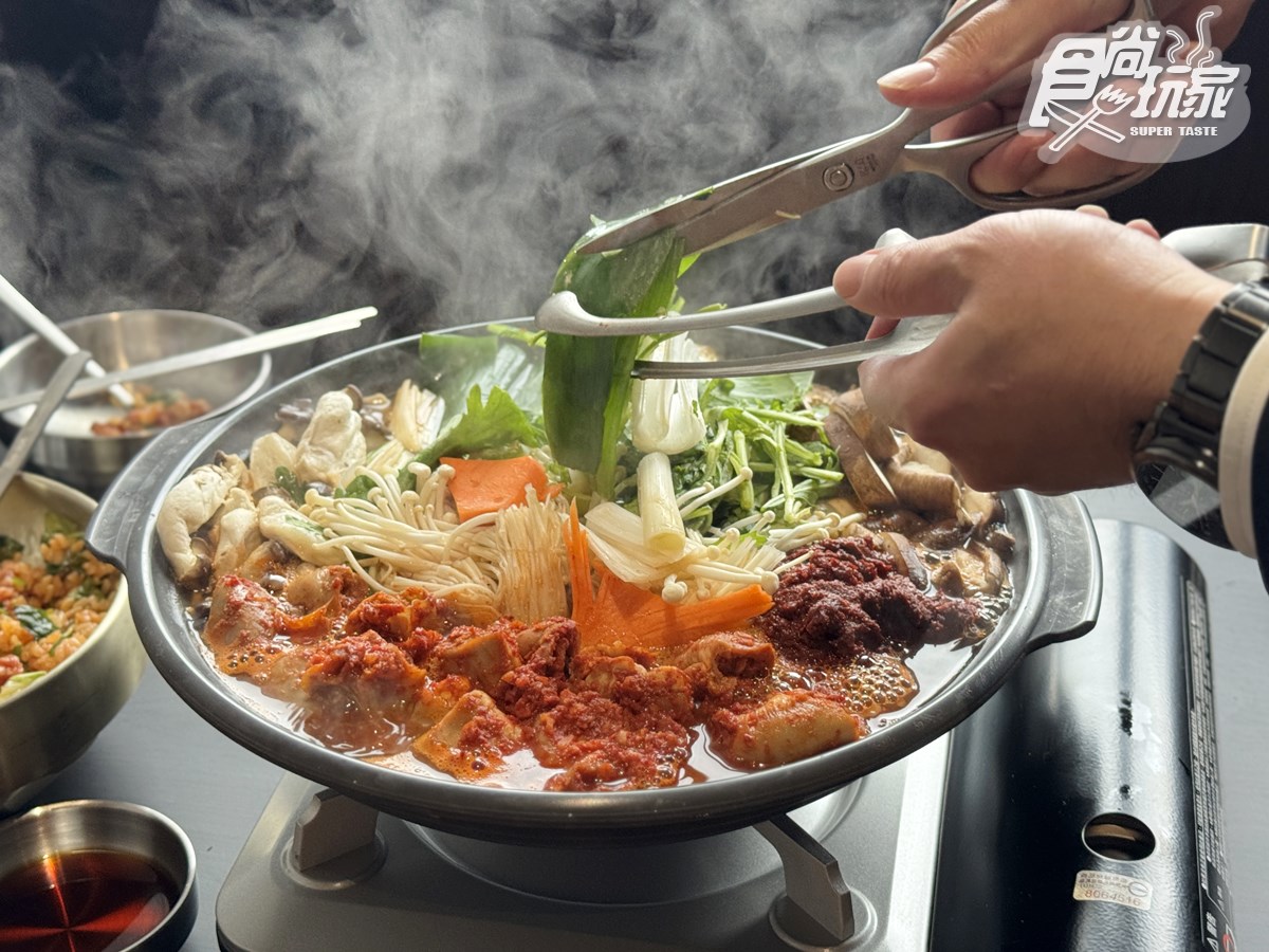 築間第1家「韓國醒酒湯」開幕!5大推薦+隱藏吃法一覽,內用小菜無限續到飽 築間第1家「韓國醒酒湯」開幕!5大推薦+隱藏吃法一覽,內用小菜無限續到飽