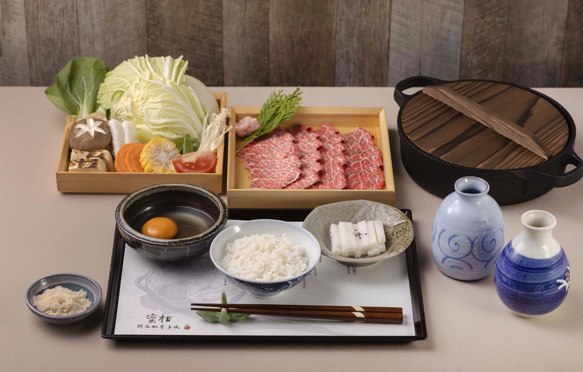 台中最新「日式壽喜燒」開幕！580元爽嗑和牛＋棉花糖鍋，免費送Q嫩松阪豬