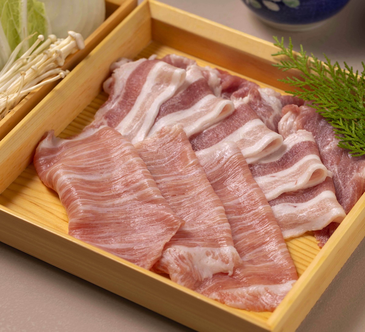 台中最新「日式壽喜燒」開幕！580元爽嗑和牛＋棉花糖鍋，免費送Q嫩松阪豬