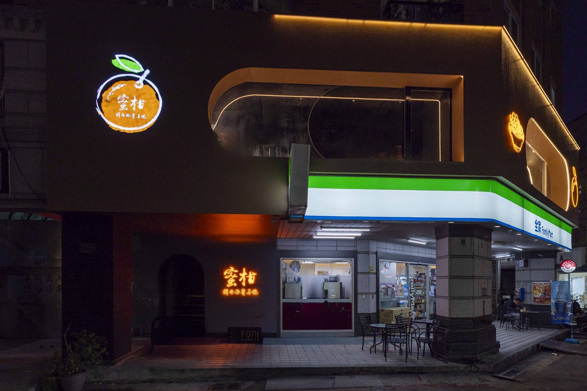 台中最新「日式壽喜燒」開幕！580元爽嗑和牛＋棉花糖鍋，免費送Q嫩松阪豬