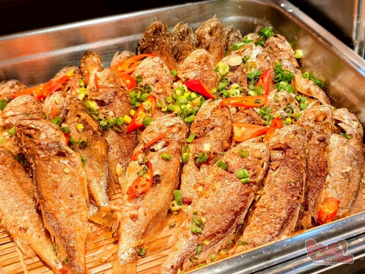 老饕激推「台南最強飯店吃到飽」！超過200道多國料理、螃蟹海鮮無限吃