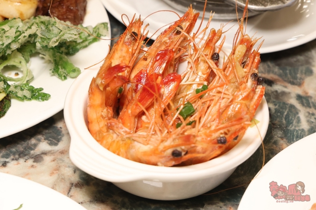 老饕激推「台南最強飯店吃到飽」！超過200道多國料理、螃蟹海鮮無限吃