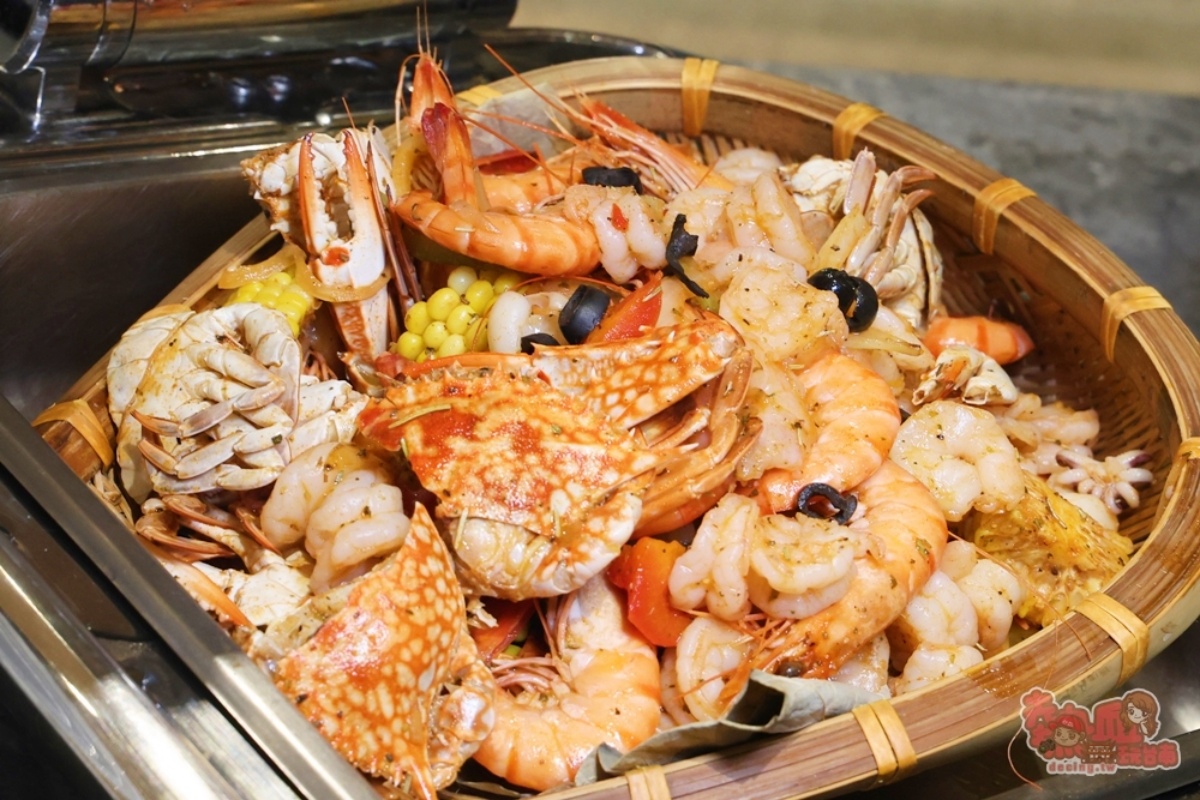 老饕激推「台南最強飯店吃到飽」！超過200道多國料理、螃蟹海鮮無限吃