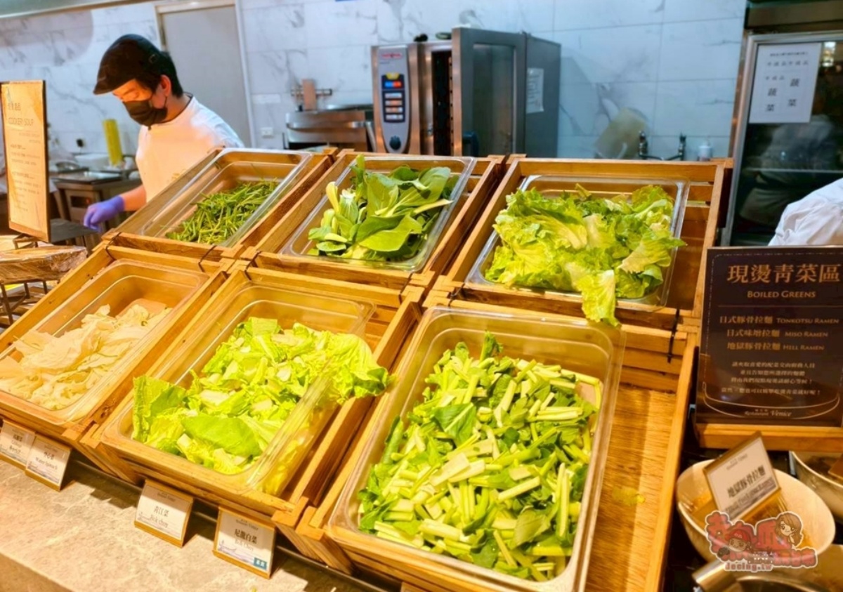 老饕激推「台南最強飯店吃到飽」！超過200道多國料理、螃蟹海鮮無限吃