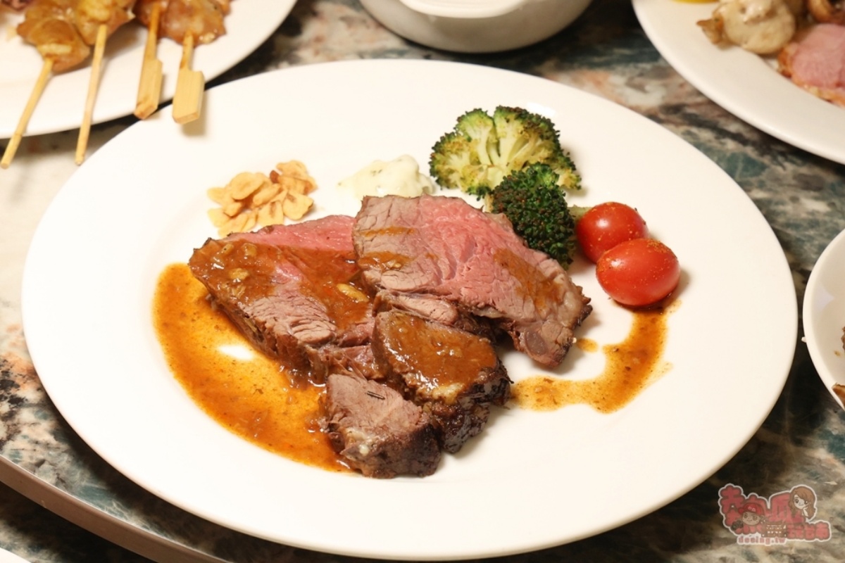 老饕激推「台南最強飯店吃到飽」！超過200道多國料理、螃蟹海鮮無限吃