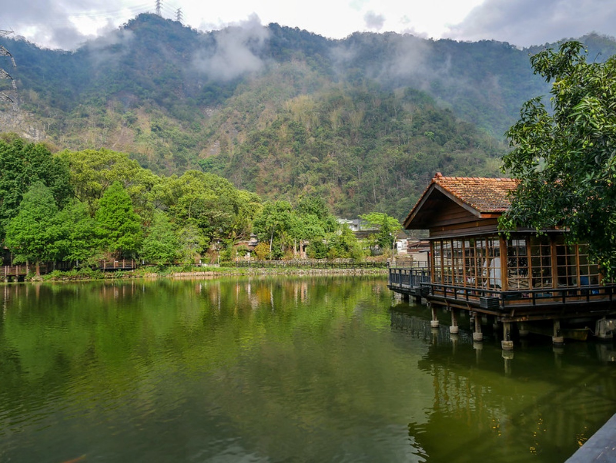 180度湖景下午茶！日月潭秘境咖啡８間：昭和池畔小屋、玻璃屋草地披薩