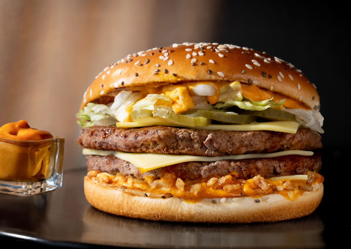 麥當勞全新「芋泥球」開賣！爆漿大甲芋泥超欠吃，加碼「霸牛堡」送麥克雞塊