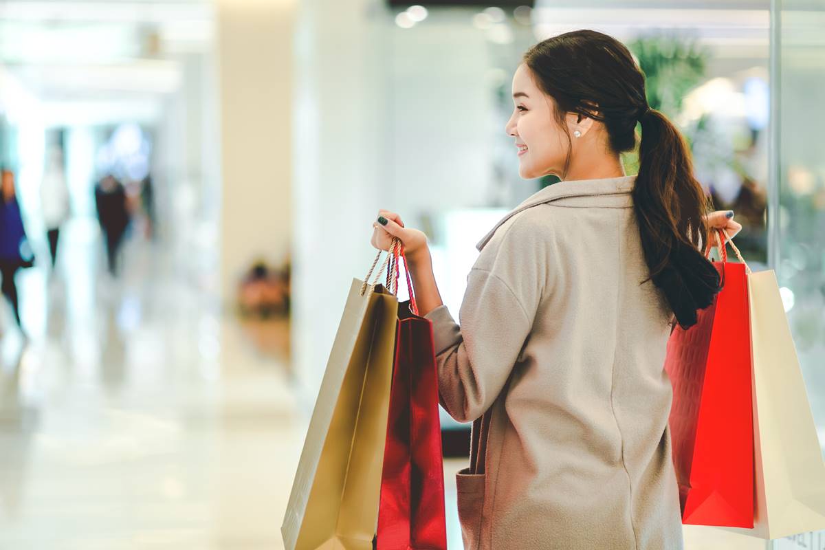 不是穿越多越好！UNIQLO教「１招」出門絕對保暖、不再發抖，加碼曝逛街最強穿搭