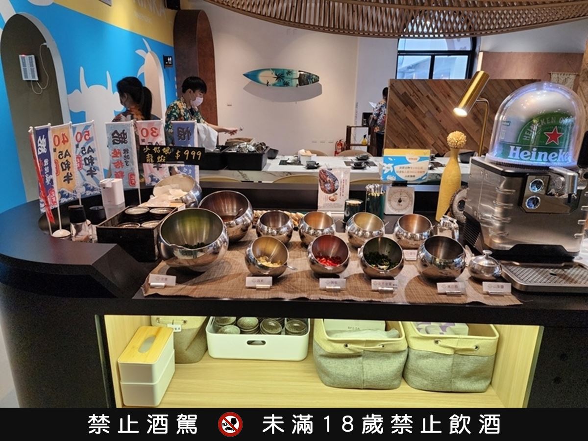 帝王蟹、日本A5和牛吃到飽！高雄巨蛋超狂火鍋在這，海尼根生啤酒無限暢飲