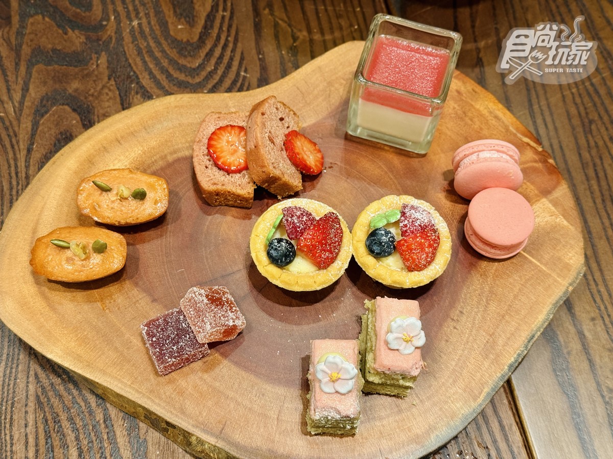 台北爽嗑「草莓料理吃到飽」！25道草莓料理開箱，雙人同行第２人55折