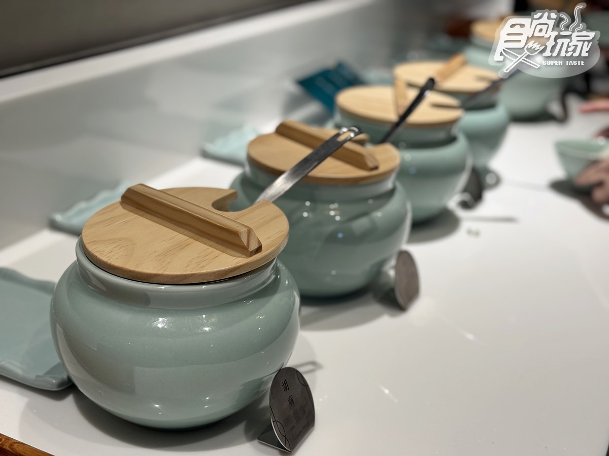 「青花驕」首度插旗信義！免費送椒麻雞、排骨酥，老饕必嗑威士忌冰淇淋