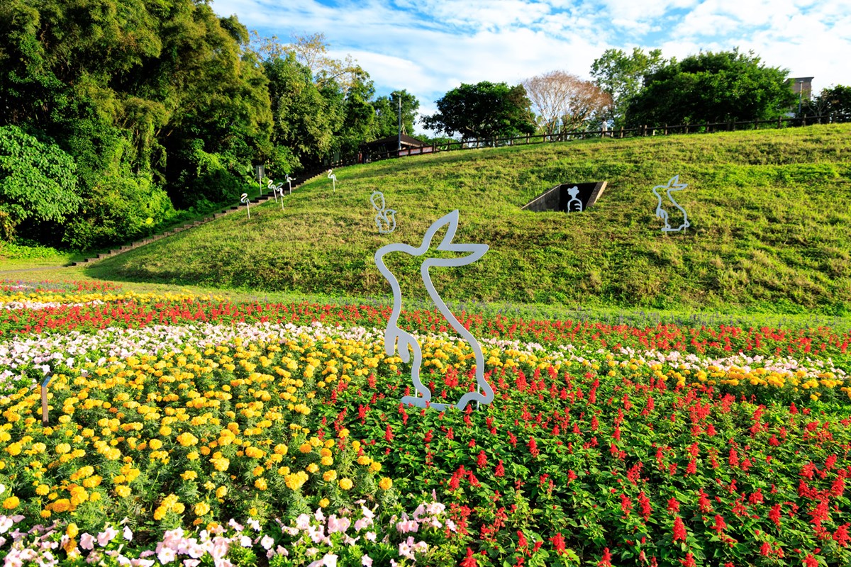 台北免費賞花秘境!繽紛花海持續到2月,搭捷運、公車就能輕鬆到 台北免費賞花秘境!繽紛花海持續到2月,搭捷運、公車就能輕鬆到
