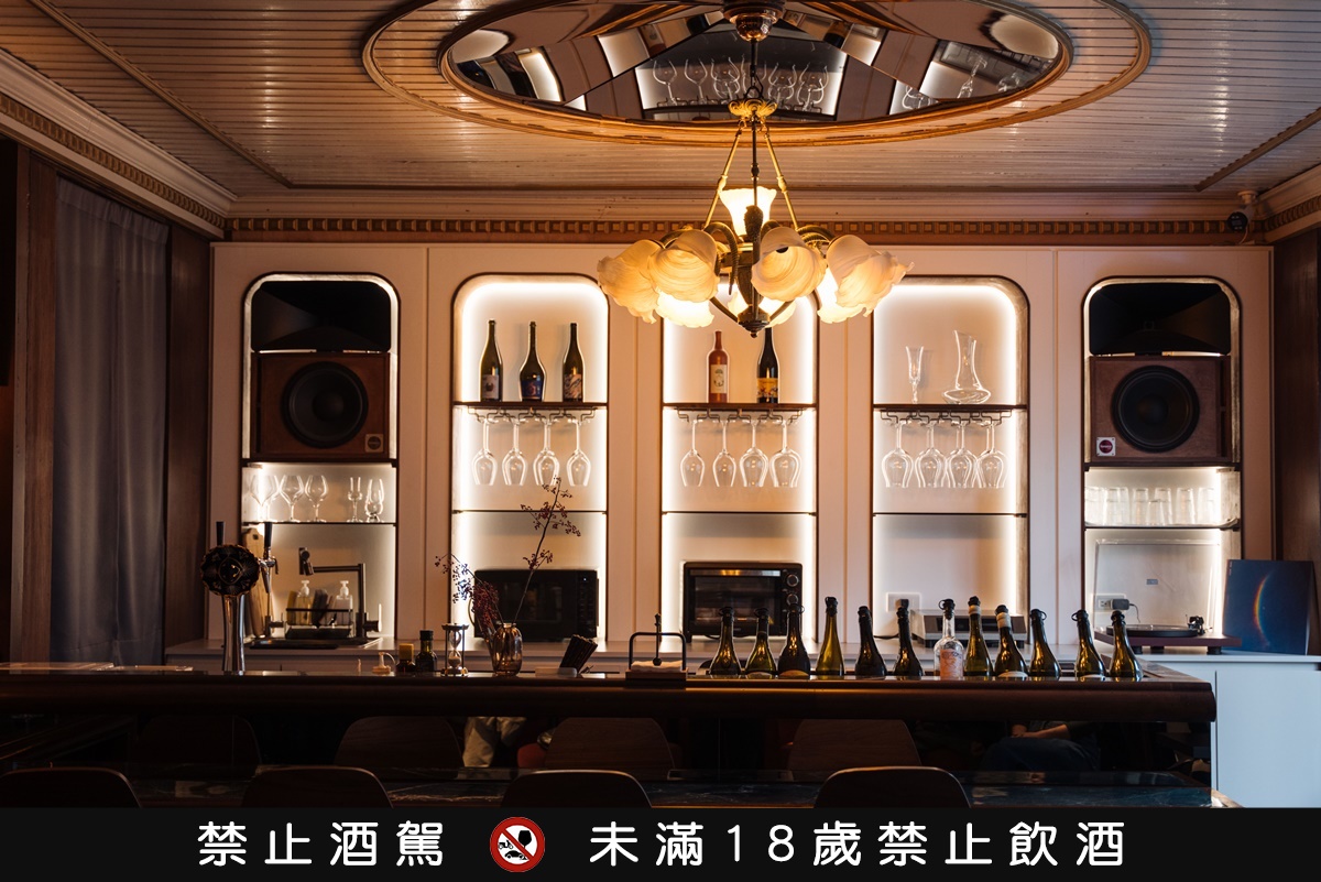 拖延症人救星！西門町百坪老屋咖啡廳「進度監督員」暴紅，５層樓重點帶逛