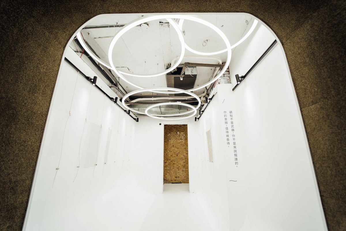 拖延症人救星！西門町百坪老屋咖啡廳「進度監督員」暴紅，５層樓重點帶逛