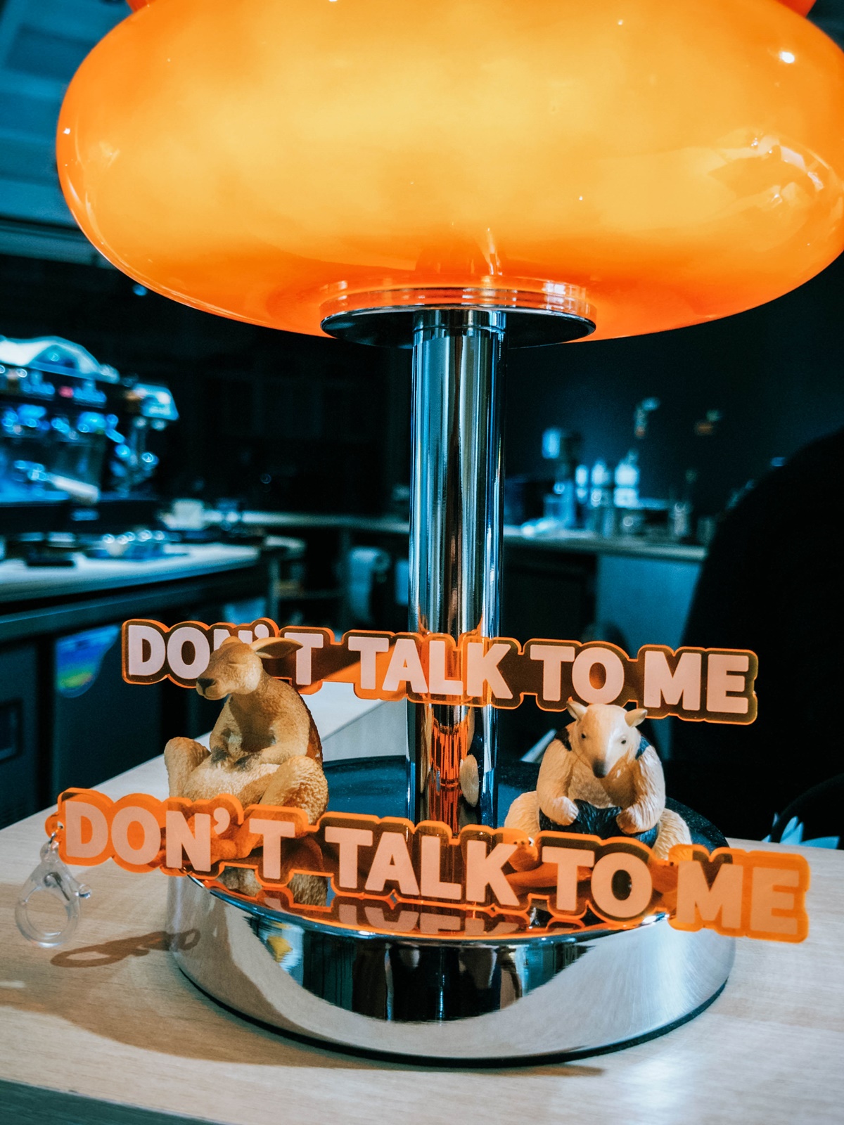 拖延症人救星！西門町百坪老屋咖啡廳「進度監督員」暴紅，５層樓重點帶逛